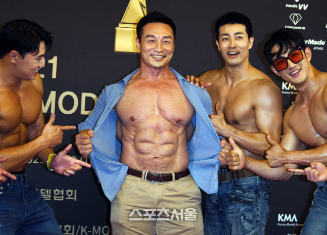 최재덕 JD머슬포스 대표, K-모델 어워즈를 빛내는 환상의 근육![포토]