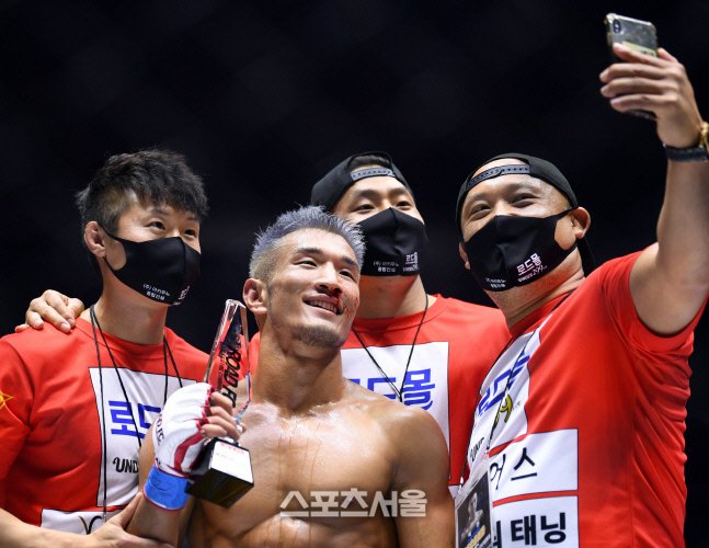 이성수에게 판정승한 박진, ROAD FC 058 너무 좋아요[포토]