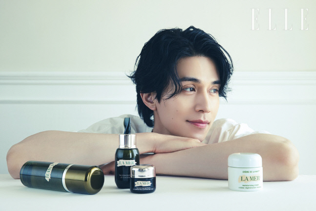 [포토] 이동욱, 라 메르 화보서 투명한 피부 자랑