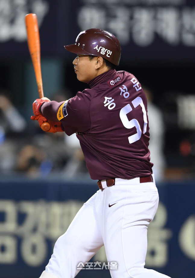 송성문, 전역 후 바로 경기 투입...홍원기 감독 "박병호 복귀까지 공격력 강화위해"