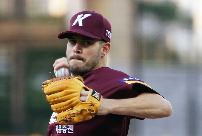 키움 브리검, 아내 병간호 위해 12일 미국으로 출국