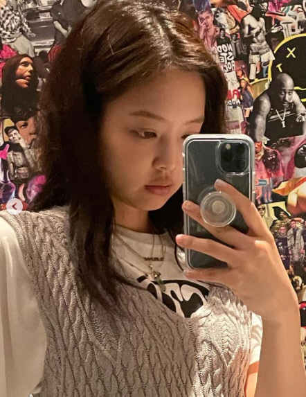 블랙핑크 제니, 꾸민 듯 꾸미지 않은 내추럴 미모 [★SNS]