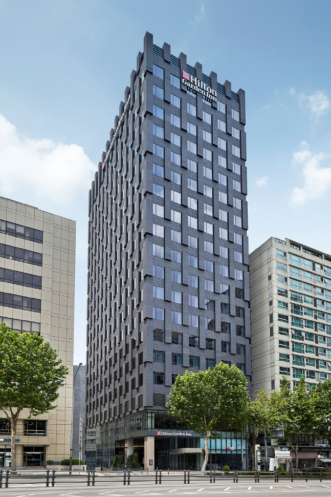 힐튼 가든 인 서울 강남 외경 (주간)
