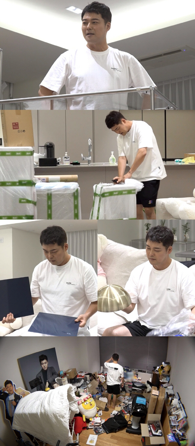 '나 혼자 산다' 전현무, 새 집 공개…투 머치 살림살이 '충격'