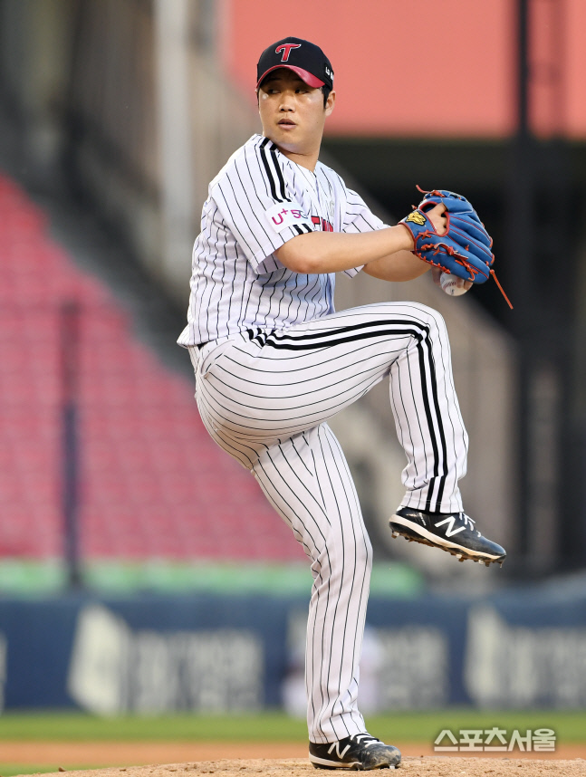 [포토]역투하는 LG 함덕주