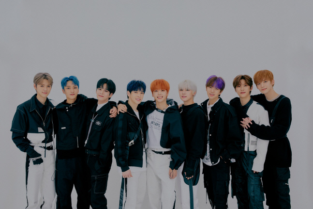 크래비티_단체 이미지 01