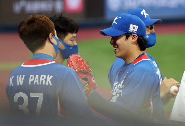 실전 감각 회복에 중점 둔 올림픽 대표팀, 상무와 첫 평가전에서 승리 [2020도쿄]