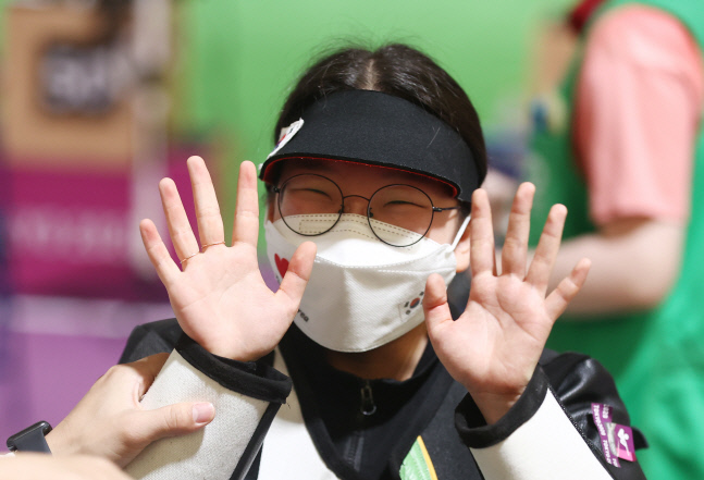 21년 만에 女공기소총 메달 향해…박희문·권은지, 나란히 결선행 [도쿄 SS현장]
