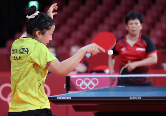 신유빈 큰산 넘었다...41살 많은 변칙 니시아리안에 4-3 역전승  [2020 도쿄]