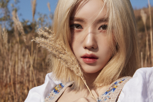 '팔로우미' 권은비, MC 합격점…폭풍 리액션+매끄러운 진행