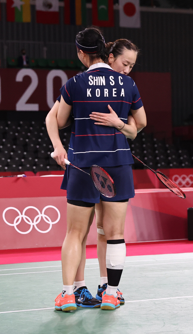 배드민턴 여자복식 이소희·신승찬, 4강전 패배…동메달 결정전으로[2020도쿄]