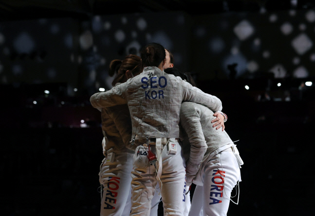 여자 펜싱 사브르, 러시아에게 4강전에서 패배…동메달 두고 이탈리아와 격돌[2020도쿄]