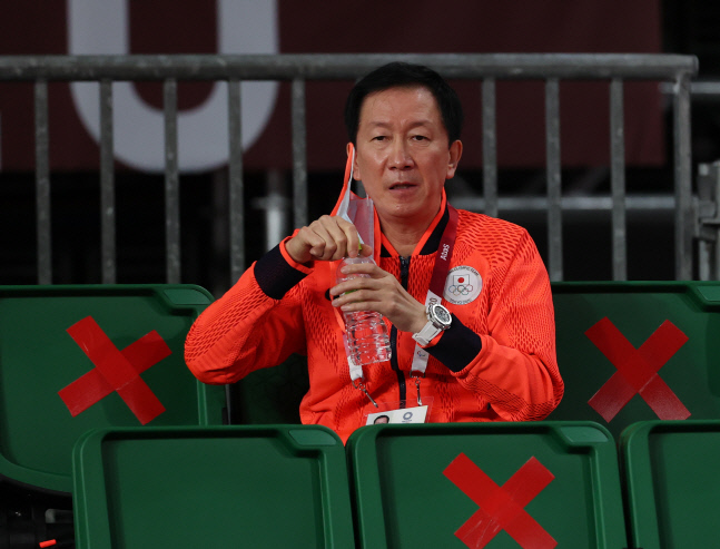 [2020 도쿄] '박주봉 매직' 왜 안통했나...동 1개 그친 일본 배드민턴