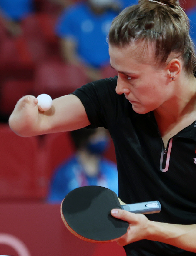 [올림픽] 외팔선수 파르티카 서브