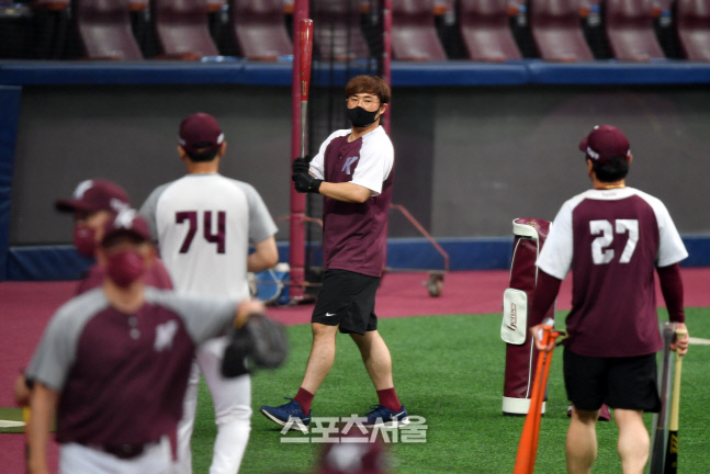 키움 이지영 '타격훈련 준비됐나?'[포토]