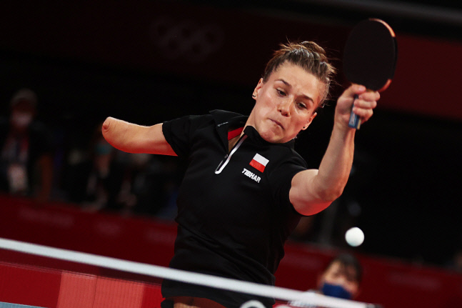 파르키티아의 왼손 드라이브 공격