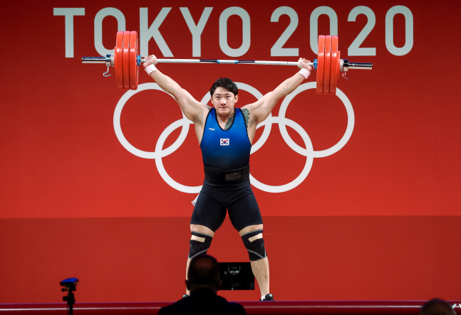 [올림픽] 진윤성, 인상 1차시기 180kg 가볍게 성공