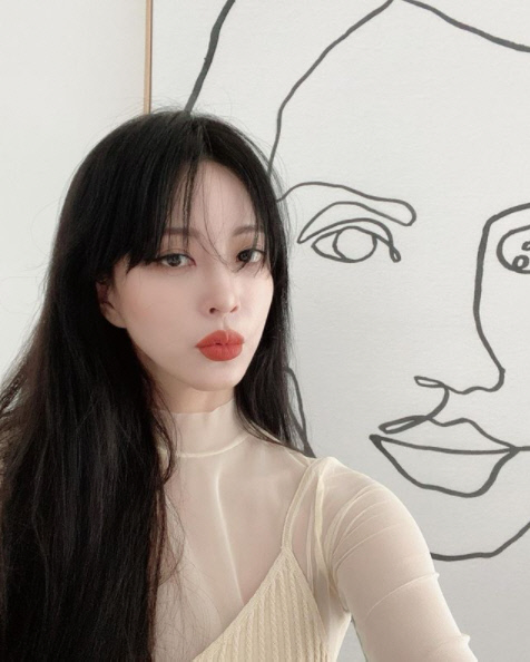 한예슬, 코로나19로 소외된 이웃 돕기 위해 5000만원 기부