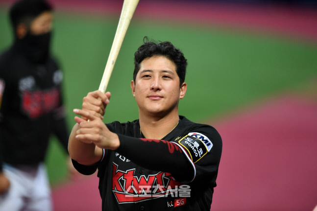 [포토]'메달 아쉬움은 잊고' 키움전 황재균