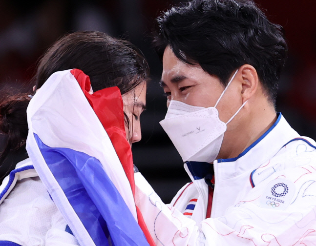 [올림픽] 태국 태권도 정상으로 이끈 최영석 감독