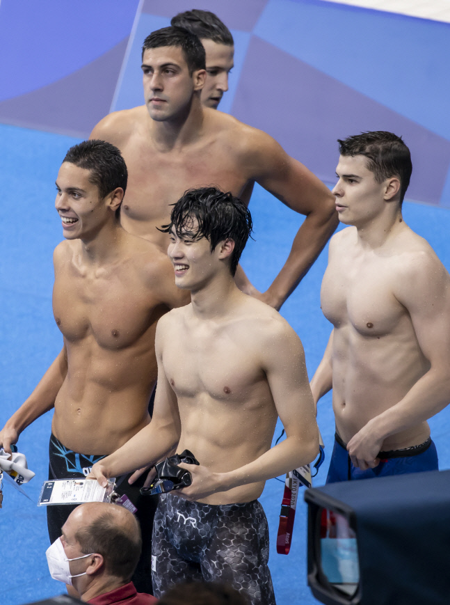 [올림픽] 황선우 ‘기분 좋은 레이스’<YONHAP NO-4541>