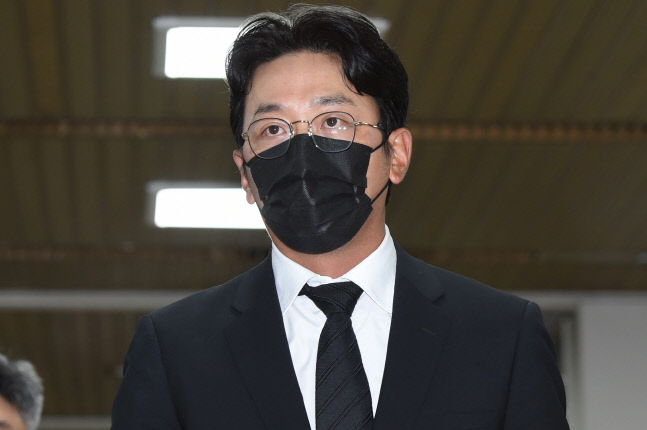 법정 향하는 하정우