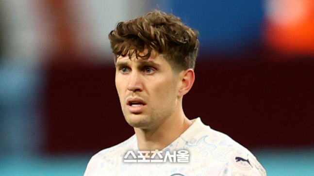 이적설 쌓였던 스톤스, 맨시티와 5년 재계약