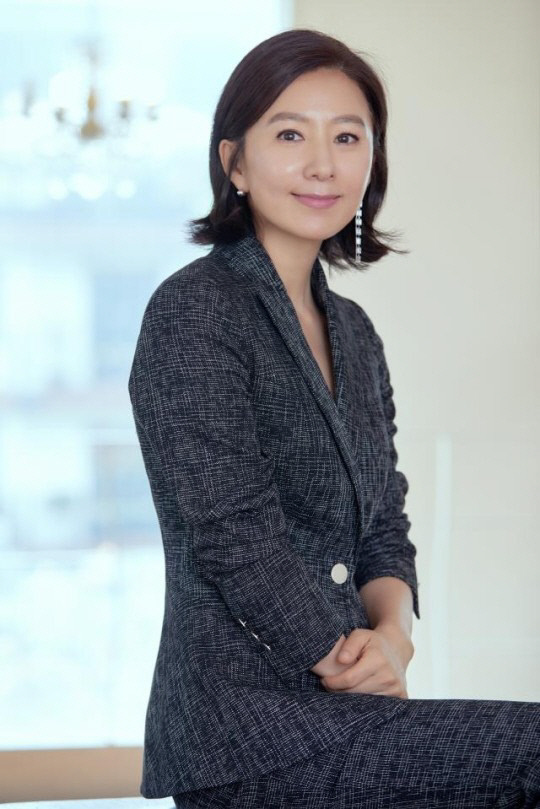 김희애, 첫 단독 리얼리티 도전…9월 2일 첫 방송 '잠적' 출연 확정