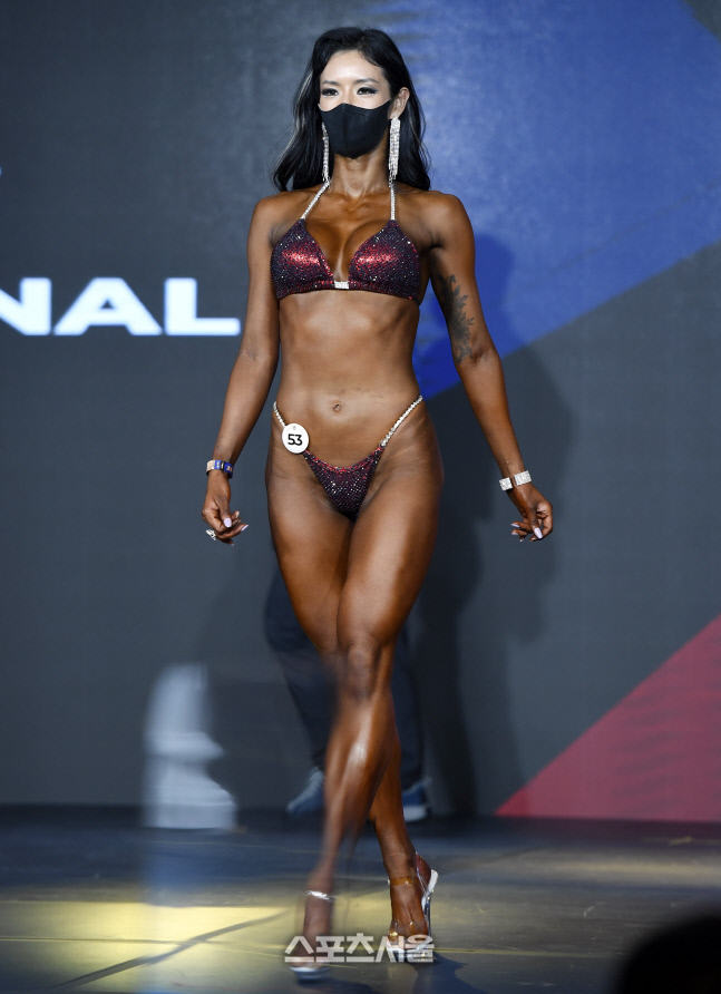 [포토]박보경, "슈퍼모델을 압도하는 워킹의 여왕!"(김준호 클래식)