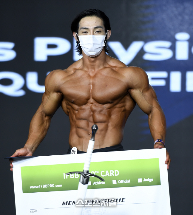[포토]IFBB 프로카드 김영규, "영광은 나에게!"(김준호 클래식)
