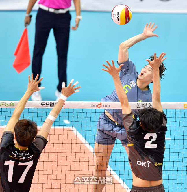 강타 터트리는 김선호[포토]