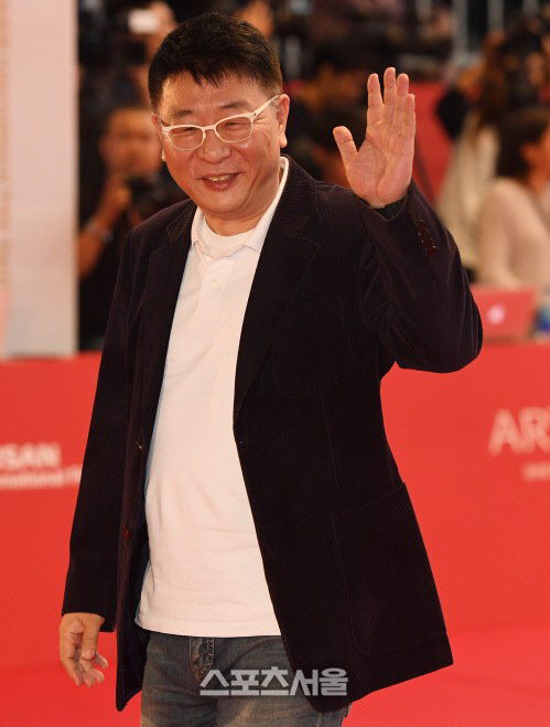 [단독]곽경택 감독, 200억 SF 대작 '하이브' 메가폰