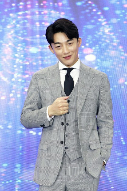 신승태, 매니저 코로나19 확진으로 자가격리…'더 쇼' 측 "접촉사 전원 검사"[공식]