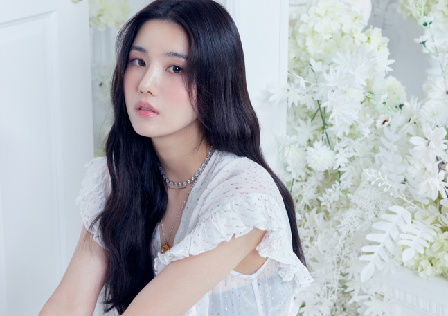 권은비_M01_포토티저_clean_2