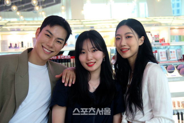 韓 시장도 中 왕홍처럼…라이브 커머스 시장 개척하는 레페리의 3人[SNS핫스타①]