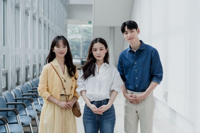 이하이, 27일 선공개곡 'ONLY' 발매…이제훈·원진아 MV 출연