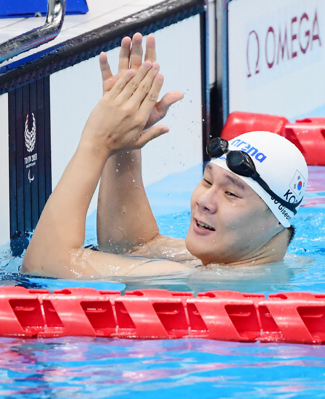 [도쿄패럴림픽] 조기성, 7위 아쉬움 뒤로 하고 1위 향해 박수