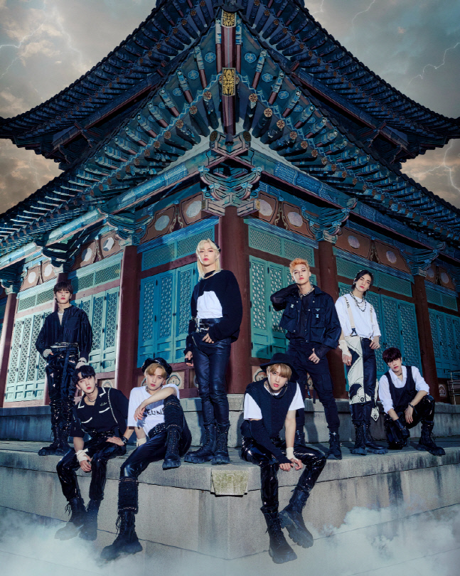 스트레이 키즈 정규 2집, 출고량 110만장 돌파…JYP 새 역사