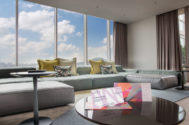 안다즈 서울 강남, '2주년 기념 럭키 룸 바우처' 100매 한정 판매