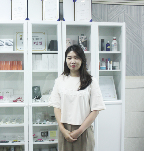 속눈썹 컬링 및 볼륨업, 온열 뷰러 신제품 시선집중