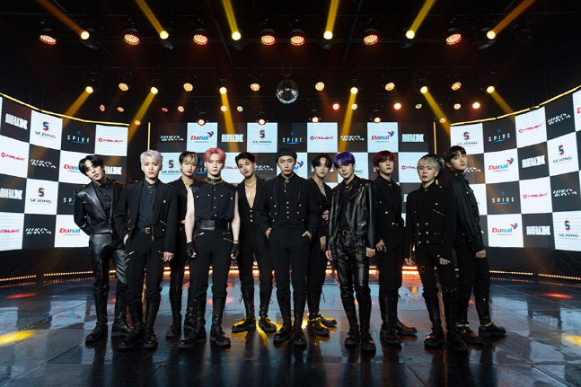 강렬해진 오메가엑스 '왓츠 고잉 온', 11人11色 매력에 빠질 시간[종합]