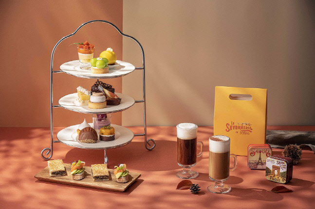 신논현서 느끼는 우아한 파리의 가을…노보텔 앰배서더 서울 강남, '펄 인 스위트 애프터눈 티 세트' 선봬