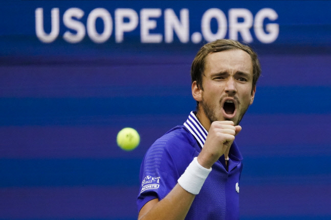 메드베데프 삼세번 그랜드슬램 결승진출...이번엔 우승할까 [US오픈]