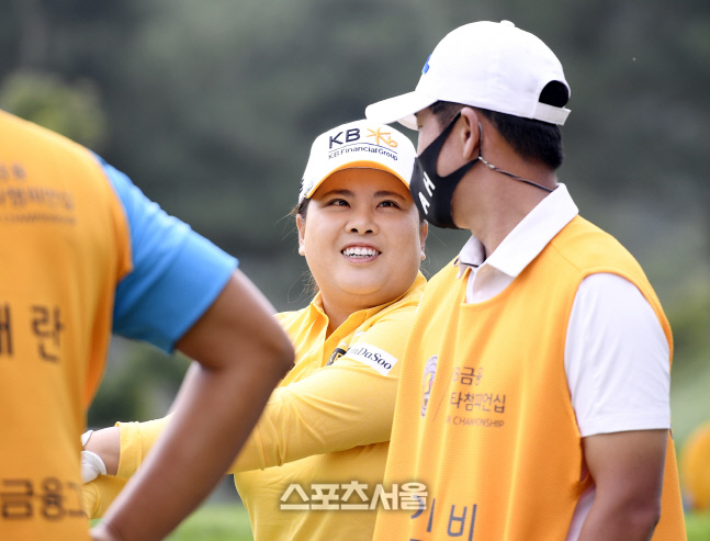 눈에서 끌떨어지는 '골프여제' 박인비, 사랑하는 남편이거든요~[포토]