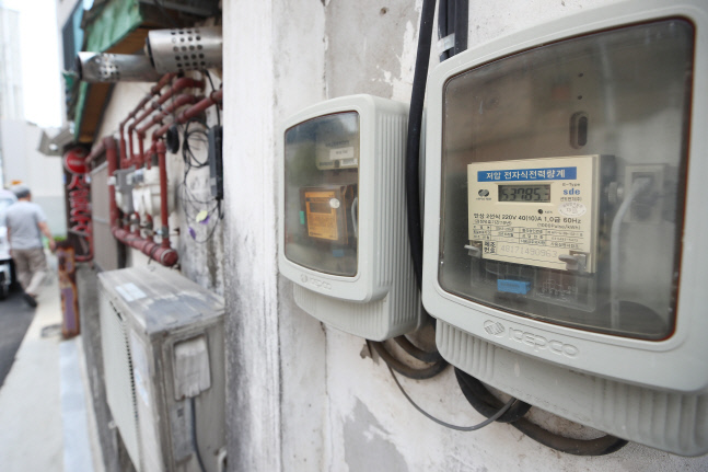 한국전력, 3분기 전기요금 인상 여부 내일 발표