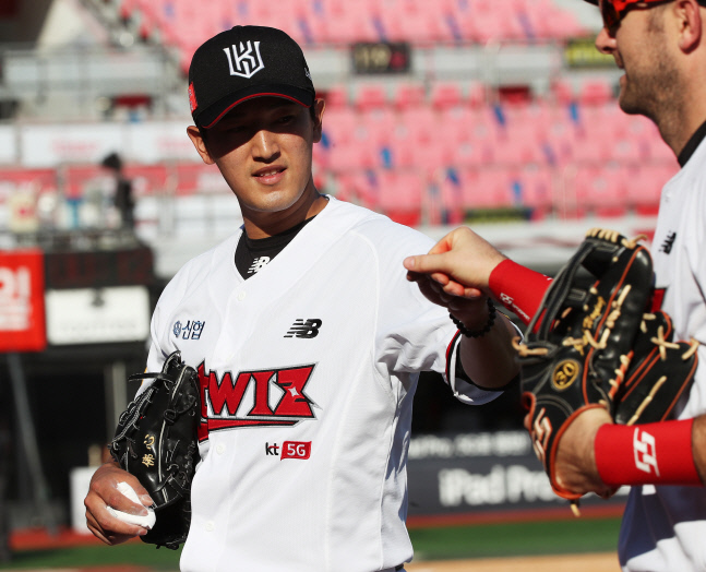 무실점 호투 이어가는 고영표