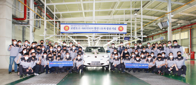 쌍용차 첫 전기차 코란도 이모션 유럽 지역 첫 선적, 11월부터 현지 판매