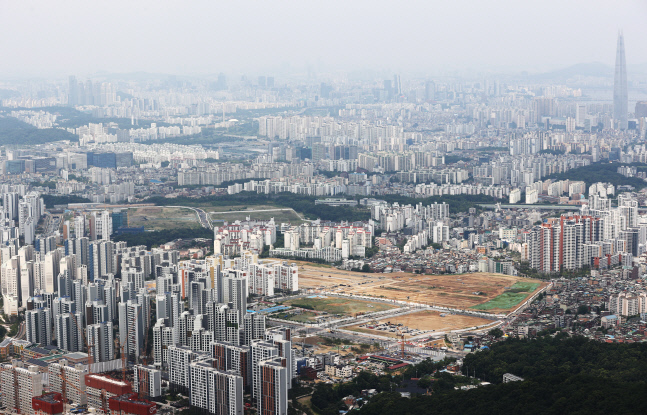 \'文정부 4년 동안 서울 아파트값 2배 가까이 올라