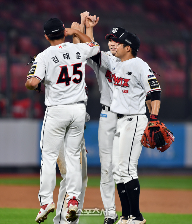 46일째 1위 KT, 이젠 70승 고지 선점을 향해