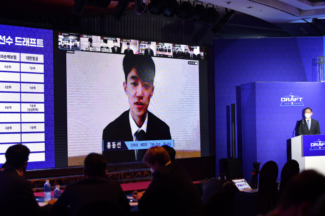 1R 1순위로 현대캐피탈행…홍동선 "순위에 걸맞는 선수 되겠다"